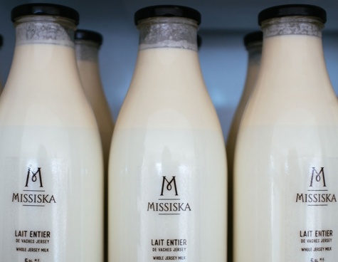 Non-homogenized milk Non-homogenized milk